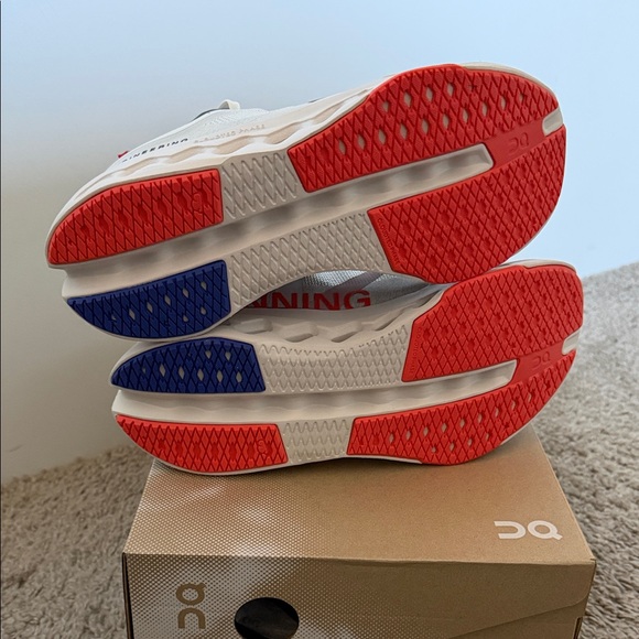 On Running Shoes in White and Red - Picture 5 of 5